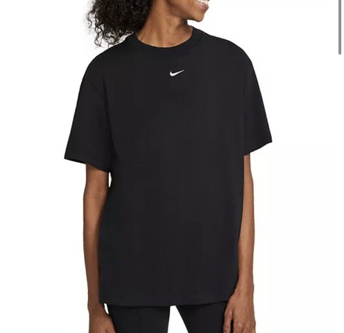 nike middle swoosh tee